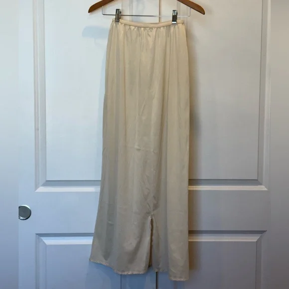 Vintage Off White Maxi Slip Skirt with Dainty Lace Detail Size M - Picture 4 of 6